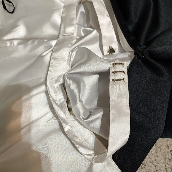 Vintage Cache Black & White Embroidered Beaded Formal Gown Dress W/Shawl Scarf 4 - Picture 15 of 16